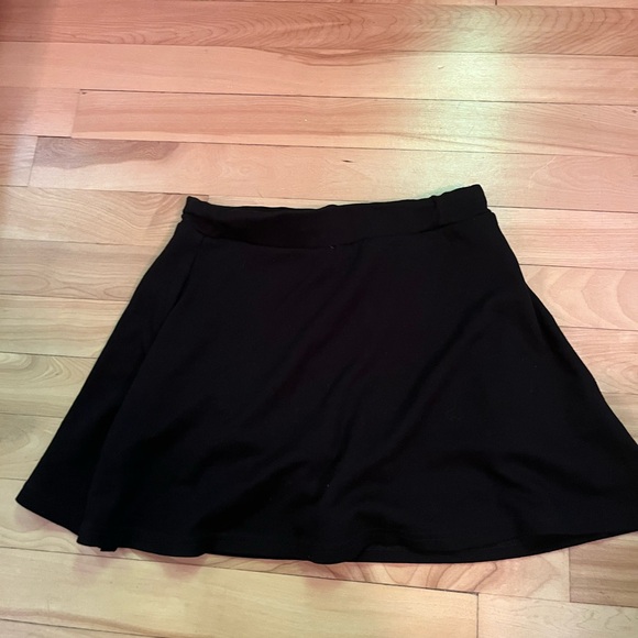 LA apparel mini skort - Picture 3 of 3